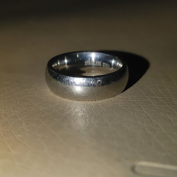 Wedding Band Ring Size 6 Stainless Steel Comfort Fit Polished Finish - Picture 7 of 8